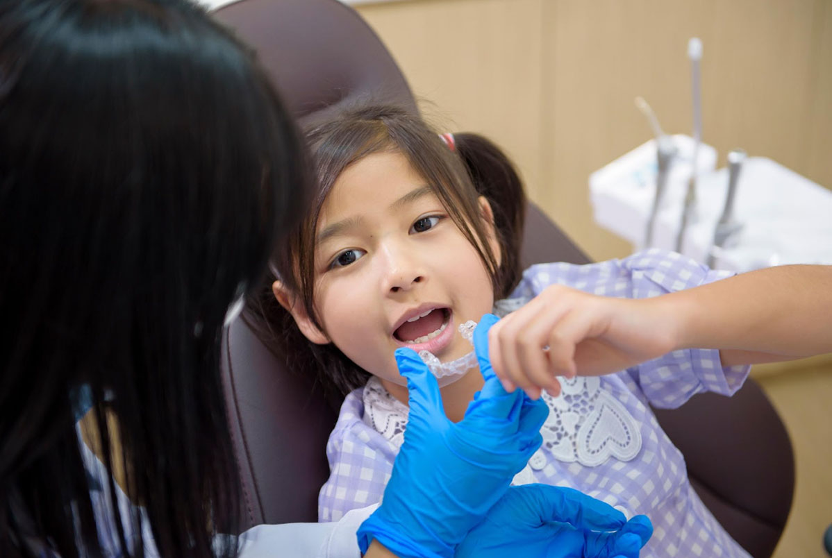 Por que a limpeza dental com AirFlow é tão importante para crianças? Por que a limpeza dental com AirFlow é tão importante para crianças?