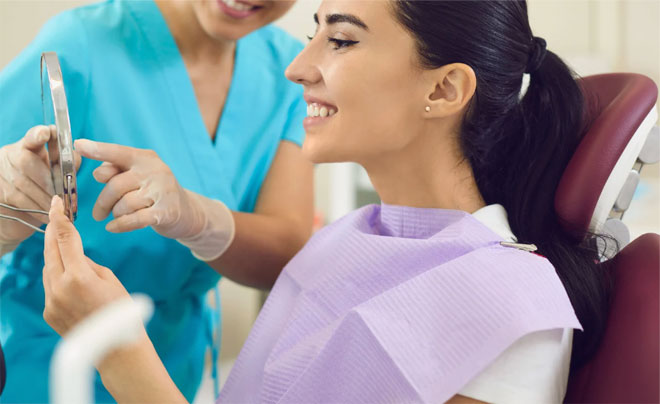 Depois do tratamento – profilaxia com AirFlow combinada com clareamento realizado no consultório Depois do tratamento – profilaxia com AirFlow combinada com clareamento realizado no consultório