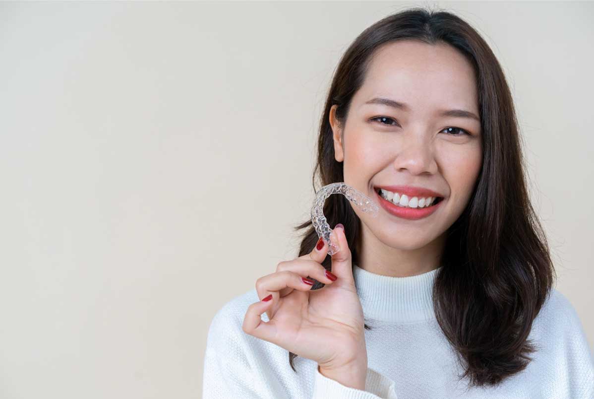 Invisalign com facetas ou coroas: é possível fazer o tratamento? Invisalign com facetas ou coroas: é possível fazer o tratamento?