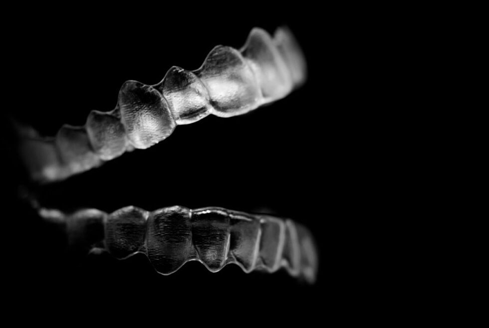 Power Ridgesz Conheça os dispositivos auxiliares usados no tratamento com Invisalign ...