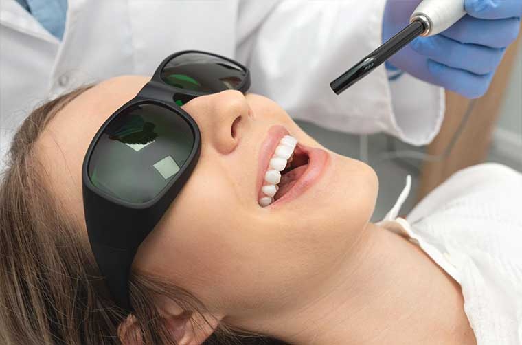 Laser de baixa potência: um aliado para dentes sensíveis<br />
